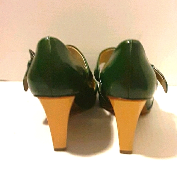 VINTAGE VIA SPIGA Peeptoe Patent Leather Maryjane Wood Architectural Heels - Picture 4 of 8